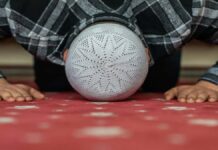 Sholat Unsi Qobri, Makna, Tata Cara, dan Keutamaan bagi Jenazah