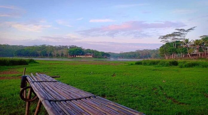 Pelajar pesta miras di Situ Sanghyang Tasikmalaya