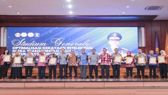 Unpad dan Kemenkum Jabar menggelar Studium Generale