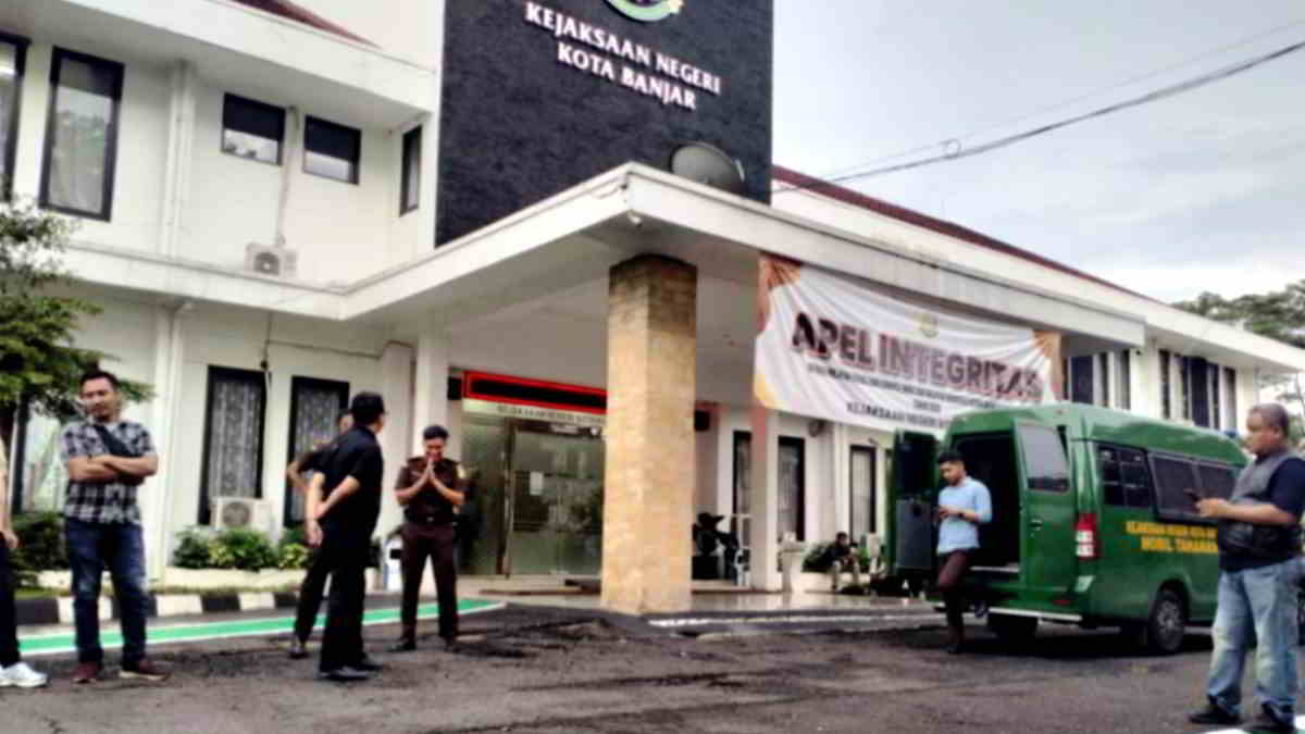 Kejari Kota Banjar Dinilai Tak Terbuka soal Penanganan Dugaan Korupsi Tunjangan Rumdin DPRD