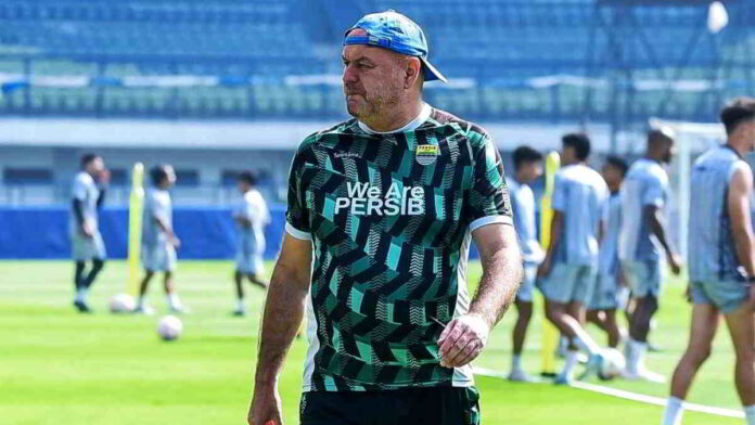 Pemain Persib di Media Sosial