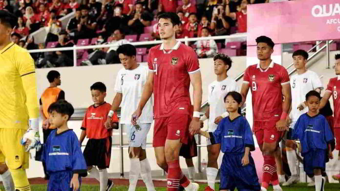 Elkan Baggott Datang ke Bali