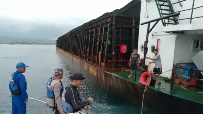 Kapal Bermuatan Batubara