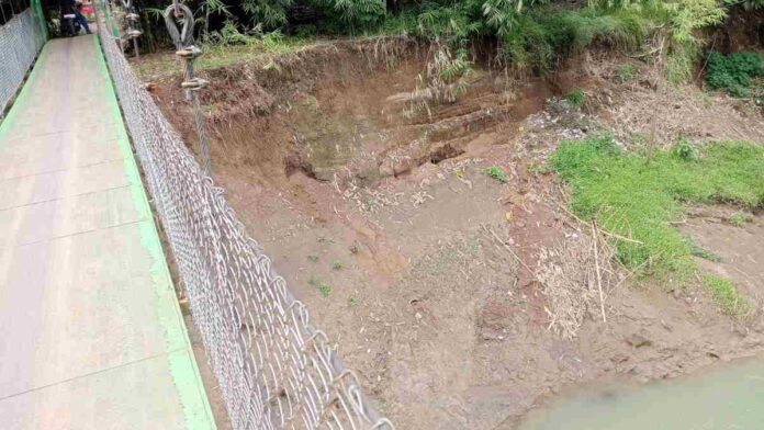 Abrasi Sungai Ciputrahaji di Banjarsari Ciamis Makin Melebar, Ancam Jembatan Penghubung Antar Desa