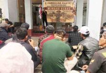 Puluhan Aktivis di Garut Gelar Orasi Mimbar Bebas, Tuntut Janji 100 Hari Kerja Syakur-Putri