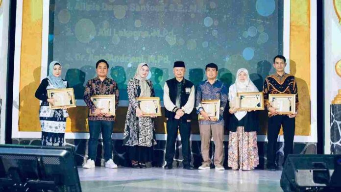 Allicia dan Rohmat Raih Juara 1 di Ajang Dosen Unsil Tasikmalaya Berprestasi 2025