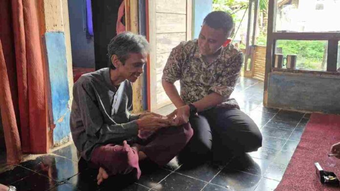 Bantuan Rutilahu Bupati Ciamis Bikin Haru Warga Rancapetir