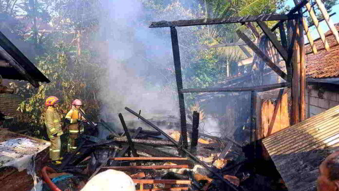 Percikan Tungku Api