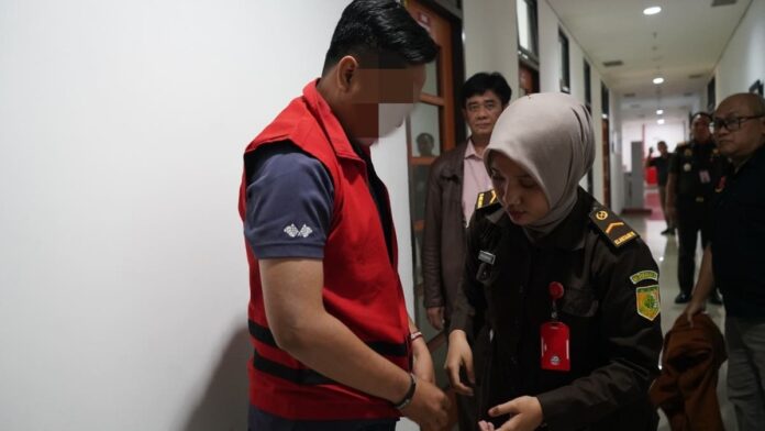 Kejati Jabar Tangkap Buronan Kasus Korupsi KUR BRI Ciamis, Rugikan Negara Rp9 M