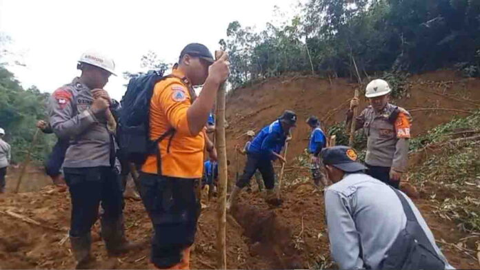Pencarian Korban Longsor di Tasikmalaya Terkendala Medan Berat, Tim SAR Terjunkan Drone Thermal dan Anjing Pelacak