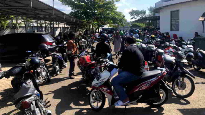 Program Penghapusan Tunggakan Pajak Kendaraan Segera Berakhir, Samsat Garut Diserbu Ribuan Pemohon