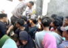 Ribuan Warga di Sumedang Berdesakan Antre Saat Pembagian Daging Kurban