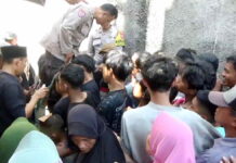 Ribuan Warga di Sumedang Berdesakan Antre Saat Pembagian Daging Kurban