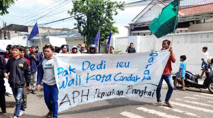 Demo Tagih Janji 100 Hari Kerja Wali Kota Banjar, Massa Aksi Tuntut Pemkot Serius Urus Pendidikan dan Infrastruktur Jalan