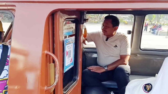 ASN Sumedang Wajib Naik Angkot Tiap Jumat, Bupati Dony Banyak Manfaat, Tidak Sekadar Naik Kendaraan