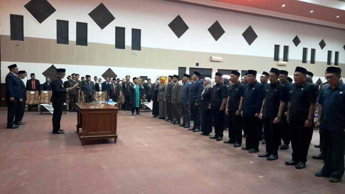 Lantik Sejumlah Pejabat, Wali Kota Banjar Minta Bekerja Melayani Masyarakat dengan Baik