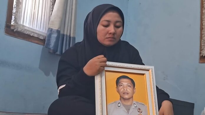 Pilu Istri Aipda Cecep, Ditinggal Suami Gugur saat Amankan Pesta Rakyat Pendopo Garut