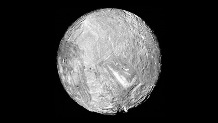 Bulan Uranus Miranda Dikaji Ulang, Diduga Punya Samudra Cair
