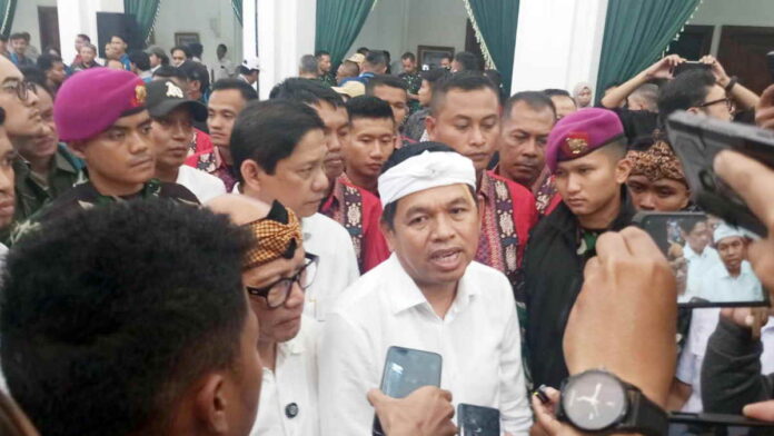 Gubernur Jabar Tegaskan Pemda Tak Boleh Potong Anggaran Perbaikan Infrastruktur yang Rusak karena Demo
