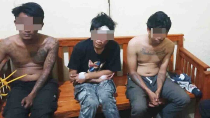 Ugal-ugalan di Jalan Raya, Tiga Preman Kampung di Garut Jatuh dari Motor dan Diamuk Massa Berakhir Diamankan Polisi