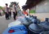 Kemarau Lima Bulan, Warga Gunung Geulis Sumedang Kesulitan Air, Polda Jabar Distribusikan Bantuan Kemarau Lima Bulan, Warga Gunung Geulis Sumedang Kesulitan Air, Polda Jabar Distribusikan Bantuan